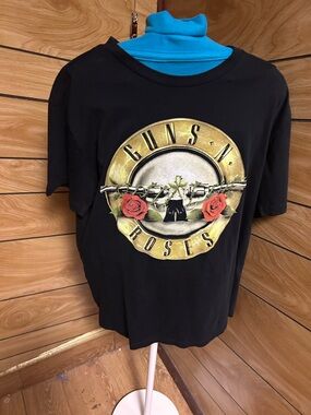 Guns N' Roses Black Graphic Band Tee with Gold & Red Logo